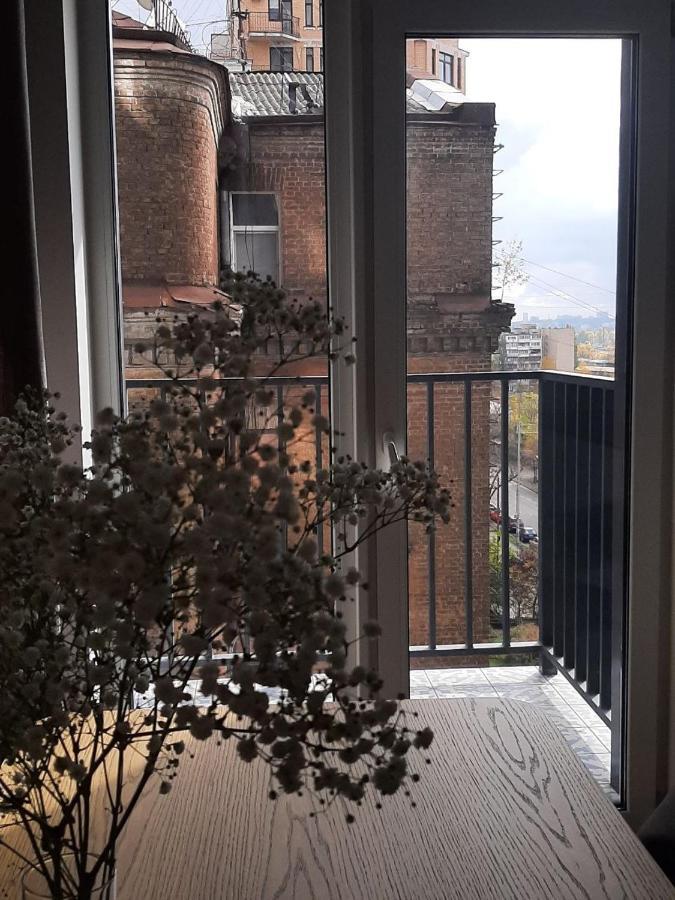 Lovely Uncle Botanical Gardens Studio W Balcony Киев Екстериор снимка